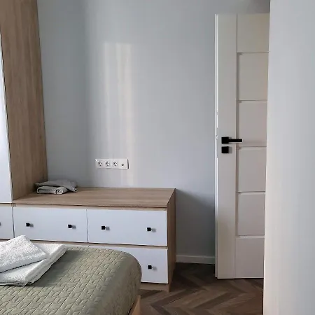 New Luxury Next To Subway With Garage Apartmán *
