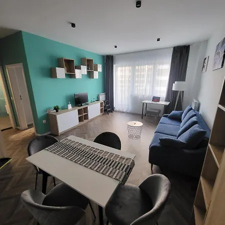 New Luxury Next To Subway With Garage Apartmán *